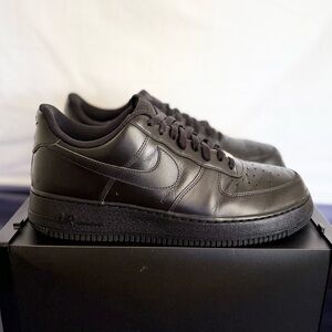 AUTHENTIC Nike Air Force 1 Triple Black Size 10 315122-001 2015 PRE-OWNED